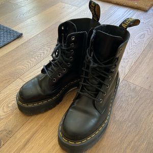 Dr. Martens Jadon